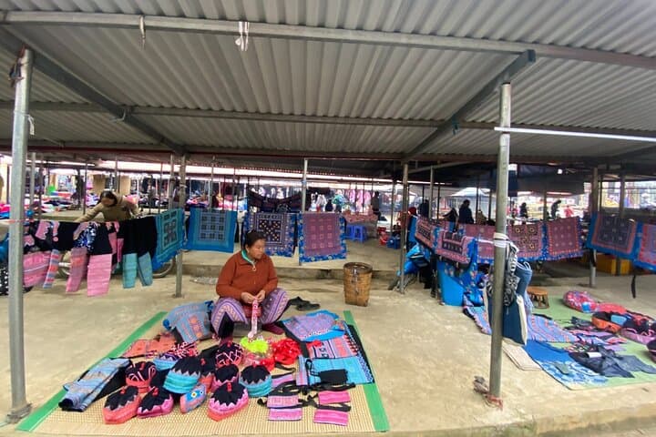 Mai Chau and Moc Chau 2-Day Village, Tea-Farm & River Canoe Adventure photo 5