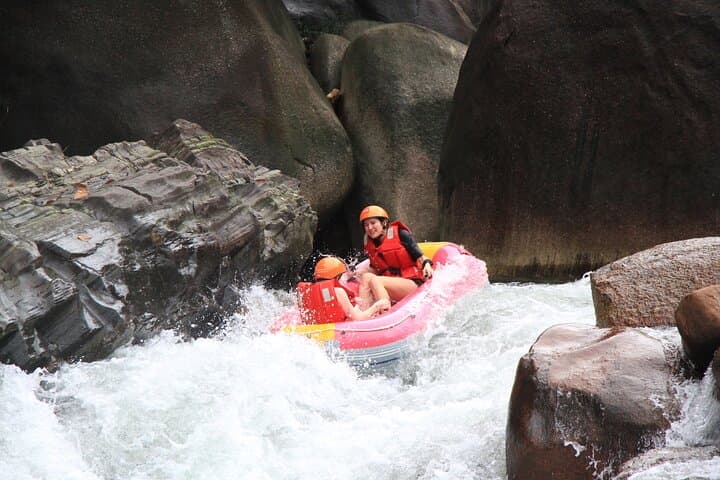 Da Nang Whitewater Rafting: 2.5 km of Rapids and Jungle Streams