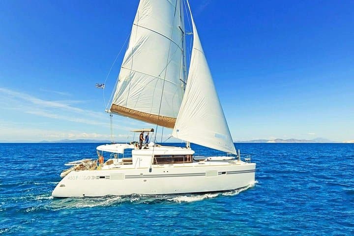 Heraklion Private Catamaran Cruise to Dia Island with Lunch