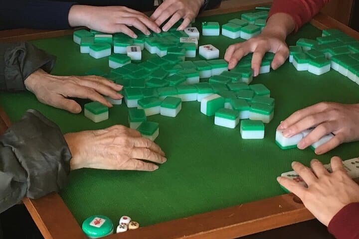 Learn Mahjong in Hong Kong: Dim Sum & Local Game Night