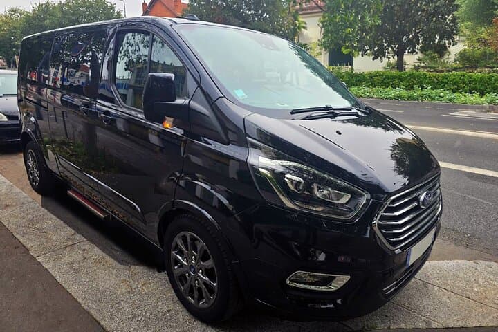 Private Full-Day Paris Van Tour with Professional Photoshoot photo 2