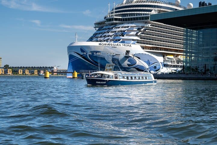 Amsterdam Canal Cruise and Van Gogh Museum Timed Entry photo 3