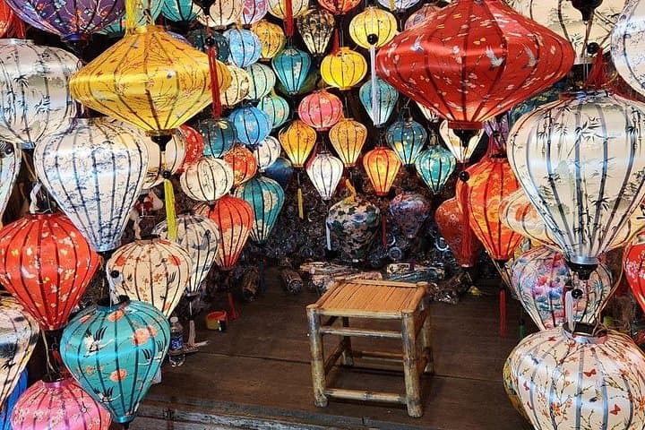 Marble Mountain & Hoi An Walking Tour: Sampan Lantern Ride and Night Market