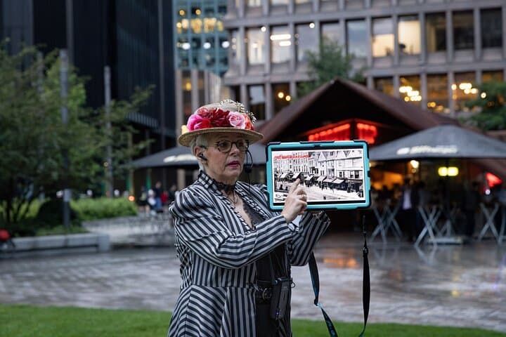 Jack the Ripper Whitechapel Walking Tour with Fish & Chips in London