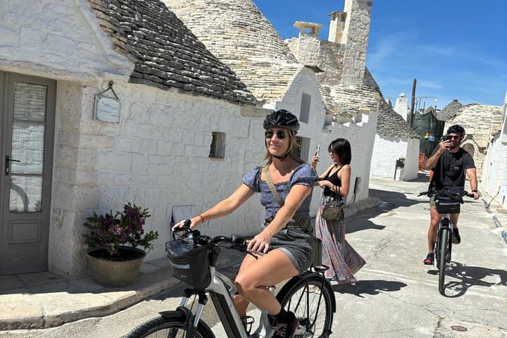 E-Bike Focaccia and Wine: Alberobello to Locorotondo 20km Culinary E‑Bike Tour