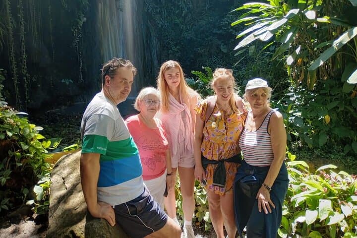 Private Customizable St. Lucia Day Tour — Sulphur Springs, Pitons & Local Flavors