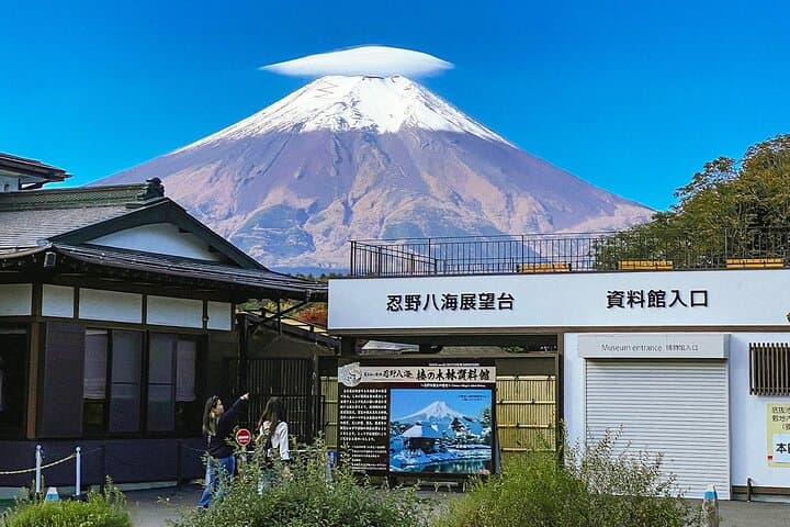 Full-Day Mt Fuji 5th Station, Oshino Hakkai & Onsen Tour from Tokyo photo 4