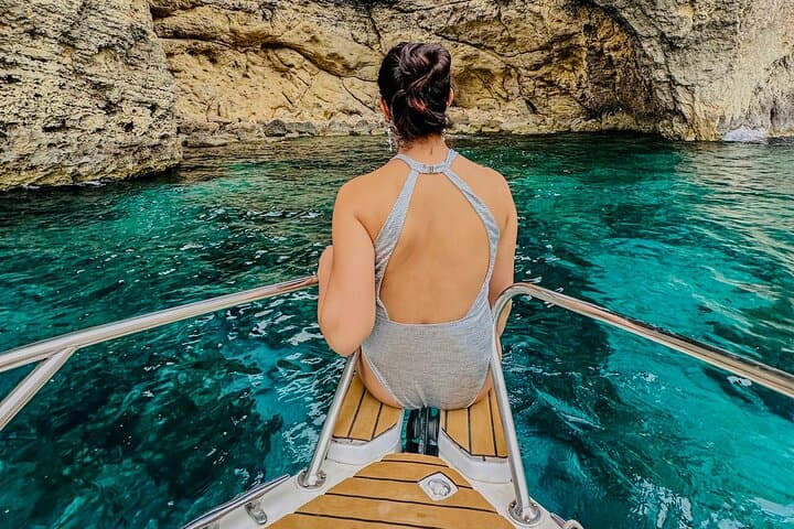 Private 1-Hour Boat Tour to Blue Lagoon & Crystal Lagoon, Comino