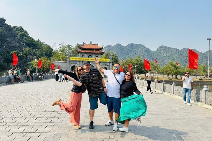 Ninh Binh in One Day: Hoa Lu, Tràng An Boat Ride & Mua Cave Viewpoint photo 4