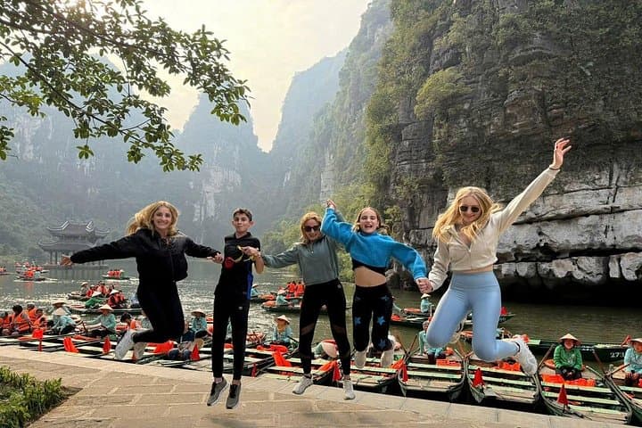 Ninh Binh in One Day: Hoa Lu, Tràng An Boat Ride & Mua Cave Viewpoint photo 5