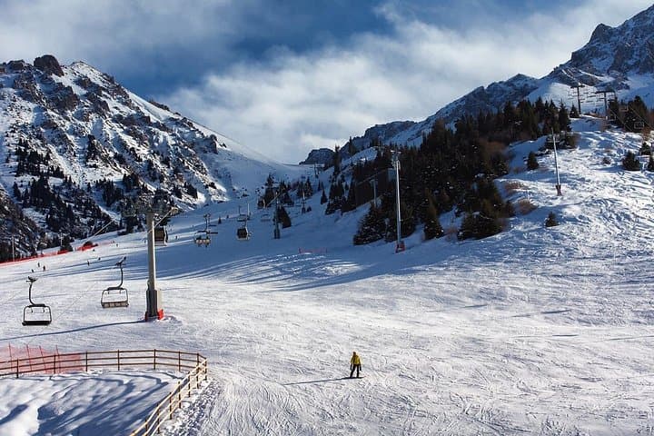 Almaty to Shymbulak: Private Day Tour to Medeu High-Altitude Rink & Mountain Gondola photo 2