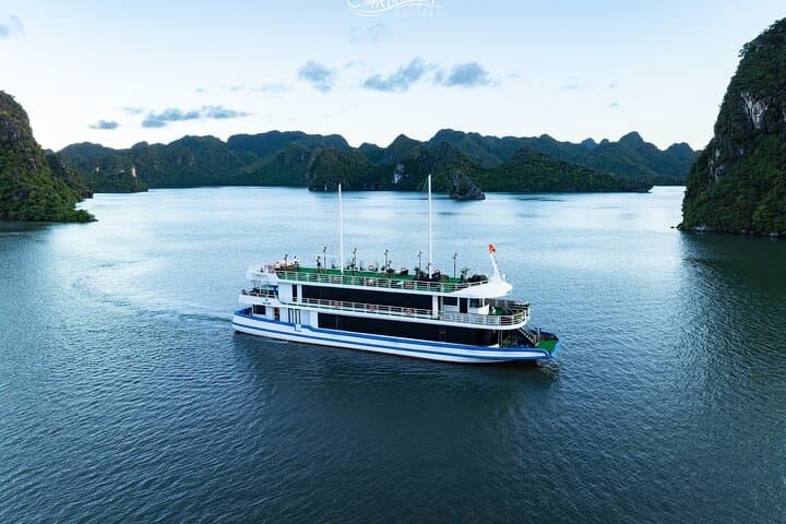 Luxury Halong Bay Cruise from Hanoi — Jacuzzi, Kayak & Sunset Party photo 1