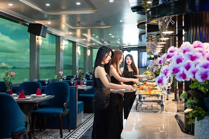 Luxury Halong Bay Cruise: Sung Sot Cave, Kayaking & Titov Island Day Trip from Hanoi