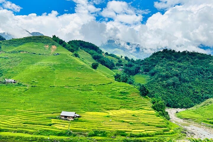 Full-Day Sapa Trek: Lao Chai & Ta Van Muong Hoa Valley Hike photo 2
