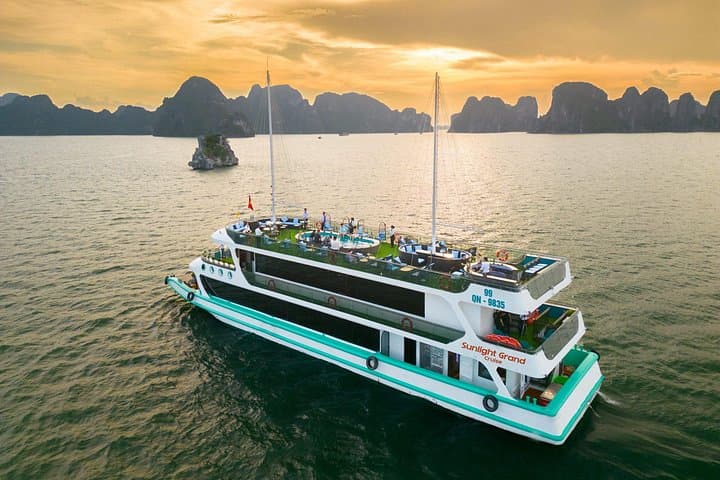 luxury-halong-bay-day-cruise-from-hanoi-sunlight-cruise