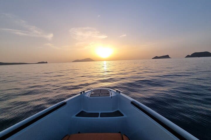 Sunset Sailing to Klima: Private Saxdor 32GTO Cruise with Snacks & Open Bar on Milos