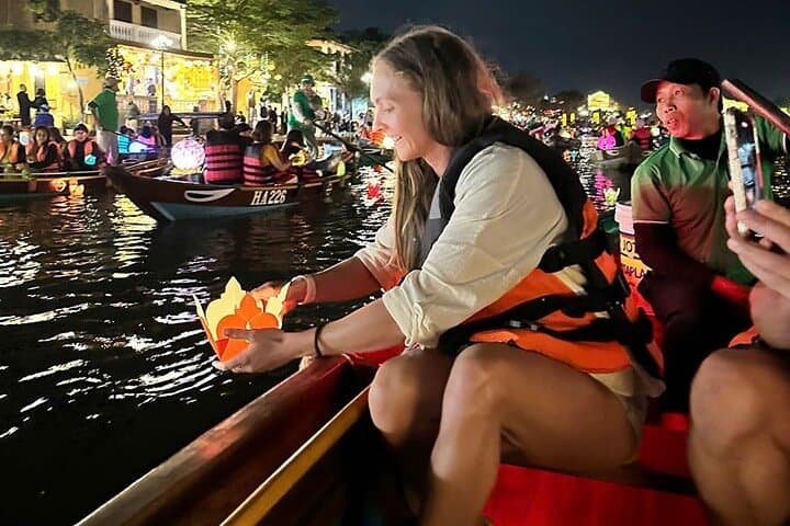 Marble Mountain and Hoi An Ancient Town: Sampan Ride, Lanterns & Cave History