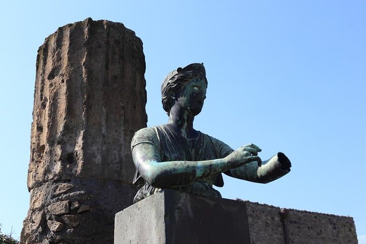 Private transfer from Naples to Sorrento with 2-hour Pompeii tour photo 2