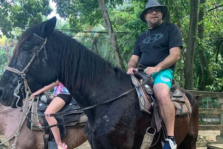 Roatán West Bay: Zipline, Horseback Ride & Snorkel Day Trip