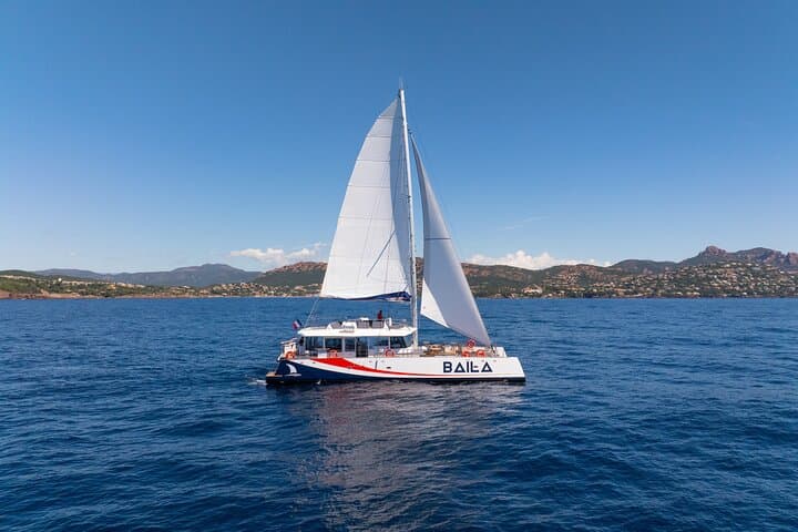 Sail to Cap Taillat: Full-Day Catamaran with Lunch from Saint-Raphaël photo 2
