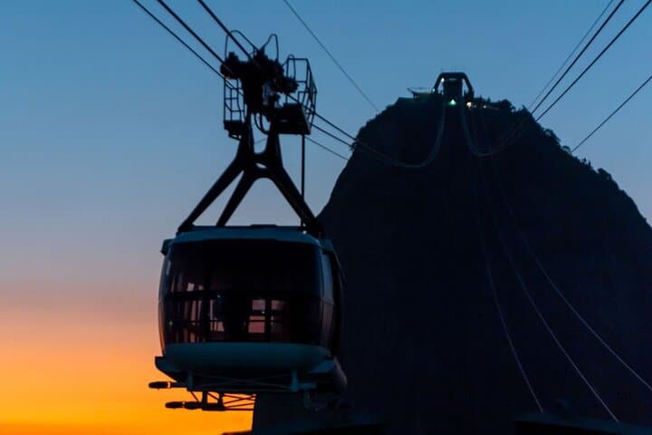Sunrise at Sugarloaf Mountain: Cable Car Sunrise & Breakfast in Rio