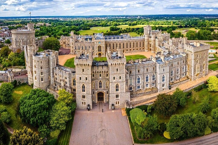 Windsor, Stonehenge and Bath Private Day Tour from London — Castle, Stones & Roman Baths photo 1