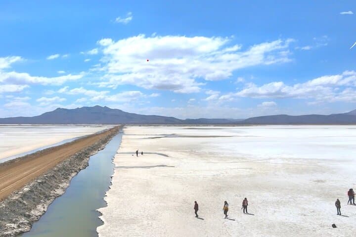 Salinas Lagoon Day Tour from Arequipa: Salt Flats, Flamingos & Thermal Baths photo 2