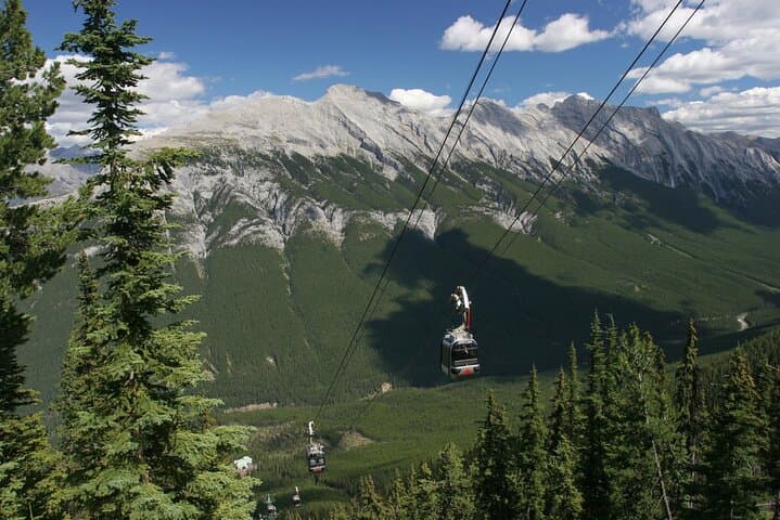 Banff Day Tour: Gondola, Two Jack Lake & Minnewanka Scenic Drive