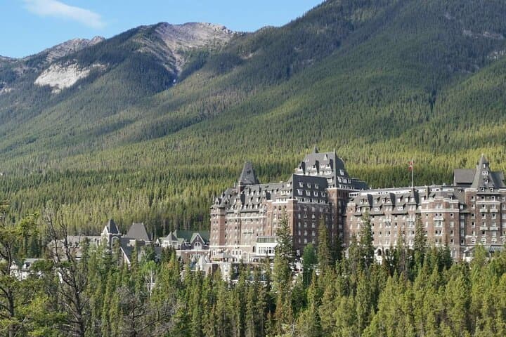 Banff Day Tour: Gondola, Two Jack Lake & Minnewanka Scenic Drive photo 4