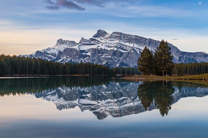 Banff Day Tour: Gondola, Two Jack Lake & Minnewanka Scenic Drive photo 2