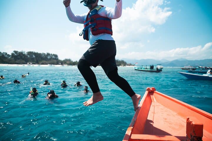 Explore Lombok's Pink Beach: Snorkeling by Glass-Bottom Boat
