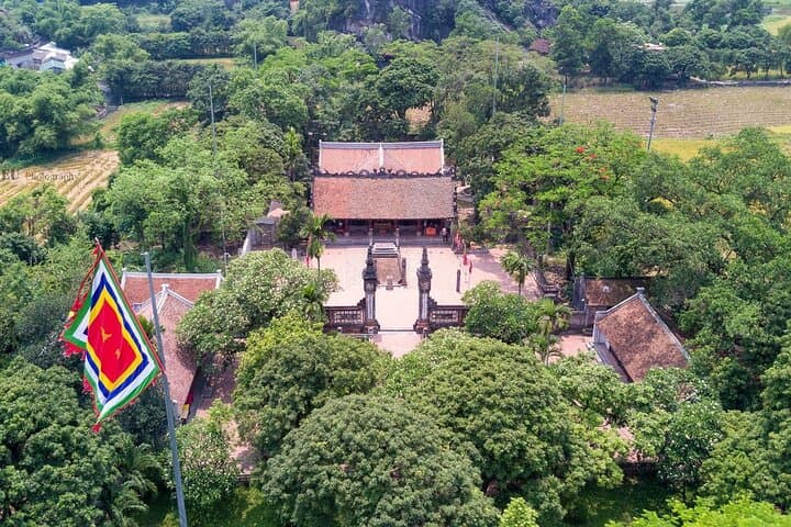 Private Luxury Day Tour to Tam Coc & Hoa Lu from Hanoi photo 5