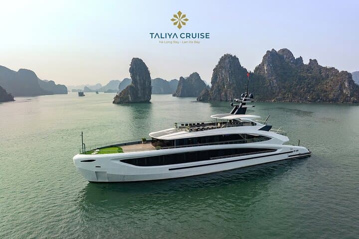Luxury Day Cruise to Ha Long & Lan Ha Bay with Kayaking, Caves & Cooking Class photo 3