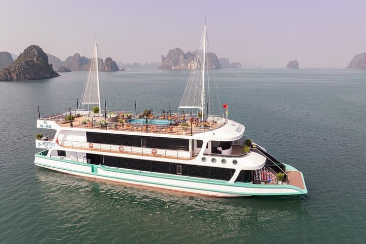 Halong Bay Day Cruise from Hanoi: Sung Sot, Luon Cave & Titov Island photo 3