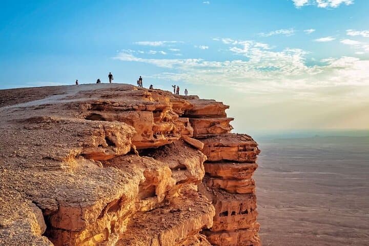 Edge of the World Private 4x4 Tour from Riyadh: Sunset, Bat Cave & Dinner photo 4