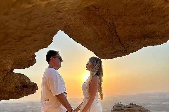 Edge of the World Private 4x4 Tour from Riyadh: Sunset, Bat Cave & Dinner photo 5