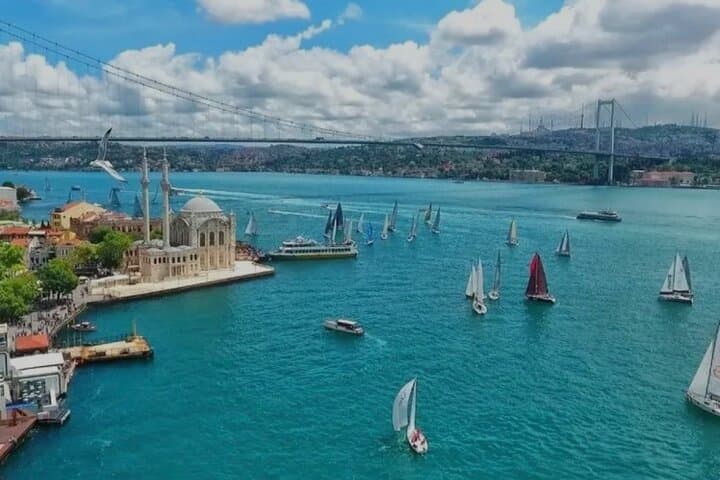 Afternoon Bosphorus Cruise and Spice Bazaar Tour in Istanbul photo 3