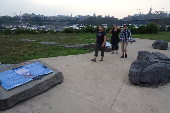 Self-Guided Gatineau Scavenger Hunt: Hull Walking Tour Along the Ottawa River photo 5