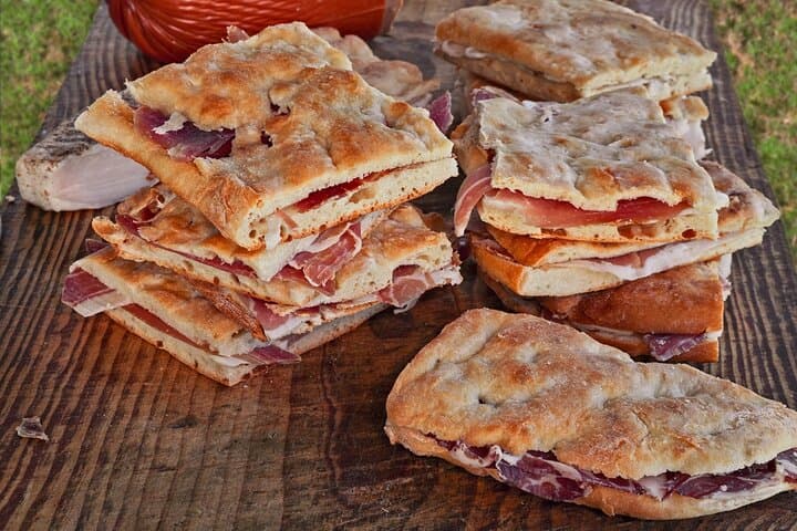 Florence Bites & Stories: Guided Food & History Walking Tour in the Historic Centre photo 4