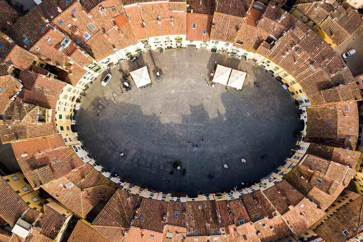Lucca to Pisa Private E-Bike Tour — Wall Rides, Park Picnic & the Leaning Tower photo 3
