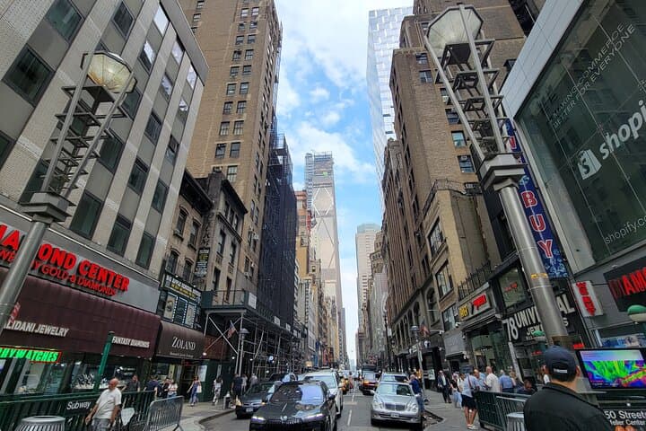 New York City Diamond District Walking Tour: Insider Access & Buying Tips