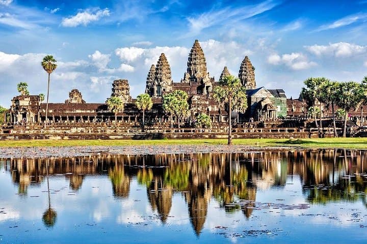 Angkor Wat & Tonle Sap Private Day Tour — Temples, Floating Villages & Tonlé Sap photo 3