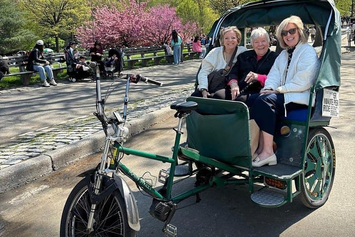 Pedicab Tour of Friends' Iconic NYC Locations photo 3