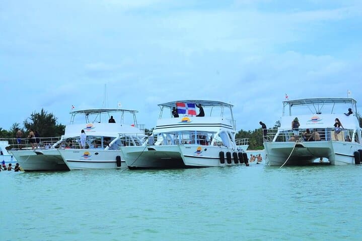 Punta Cana Party Boat: Snorkel, Open Bar & Natural Pool Cruise photo 5