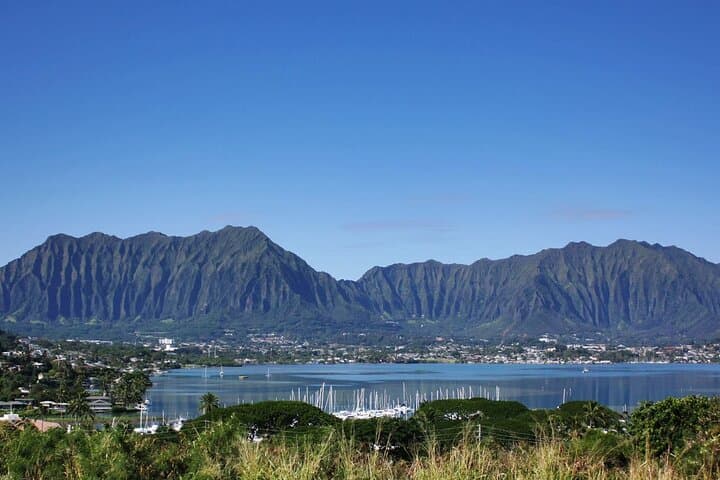 Private Secret Spots Tour on Oahu, Hawaii — Custom Island Drive photo 2