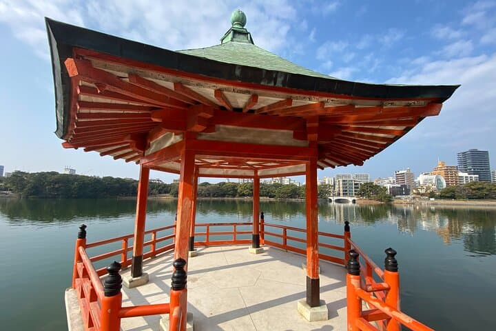 Fukuoka Castle and Hakata Highlights: A Full-Day Cultural Walking Tour photo 2