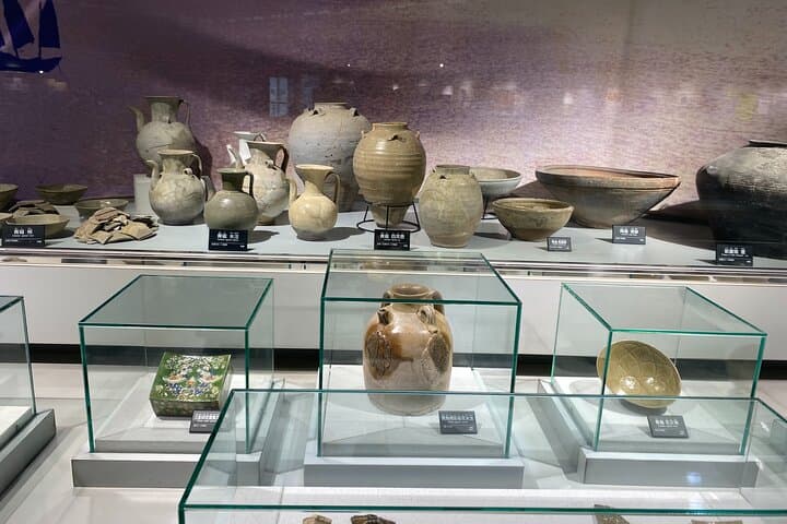 Fukuoka Castle and Hakata Highlights: A Full-Day Cultural Walking Tour photo 3