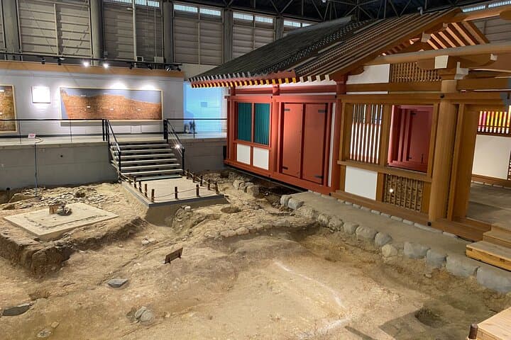 Fukuoka Castle and Hakata Highlights: A Full-Day Cultural Walking Tour photo 4