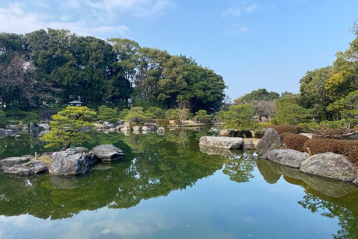 Fukuoka Castle and Hakata Highlights: A Full-Day Cultural Walking Tour