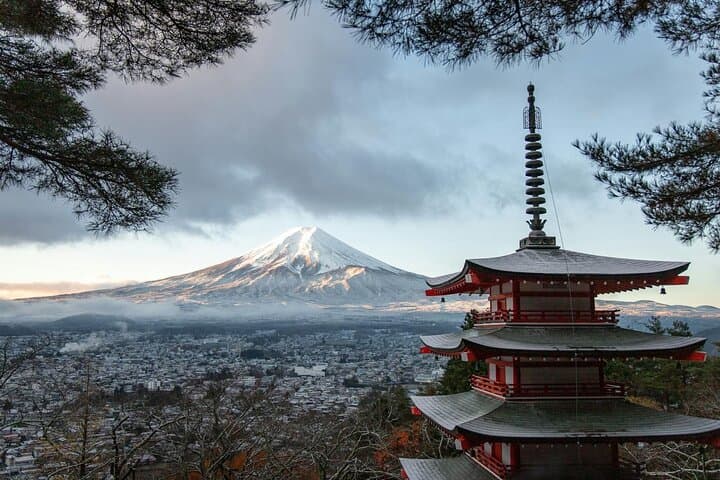 Mt Fuji & Hakone Private Full-Day Tour — Lake Kawaguchiko, Owakudani & Chureito Pagoda photo 2
